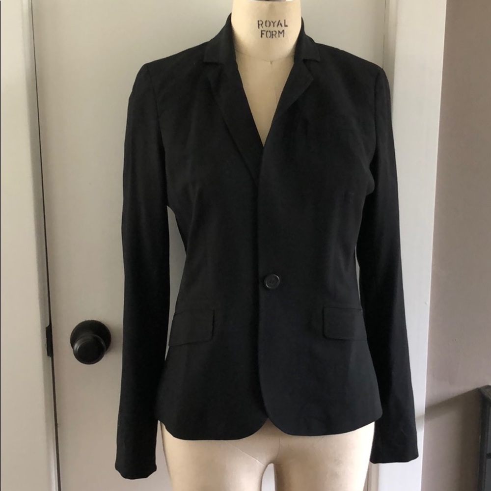 Lightly worn J Crew blazer.